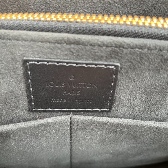 Louis Vuitton Handbag - Picture 5 of 16